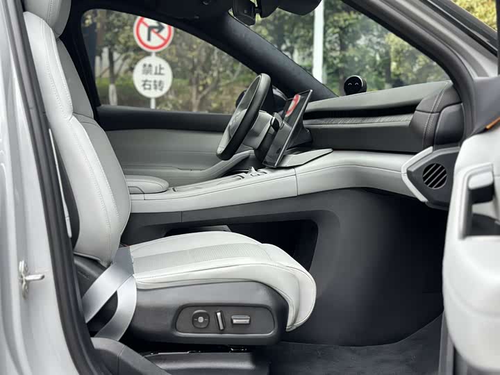 Фото 8 - Nio ES6