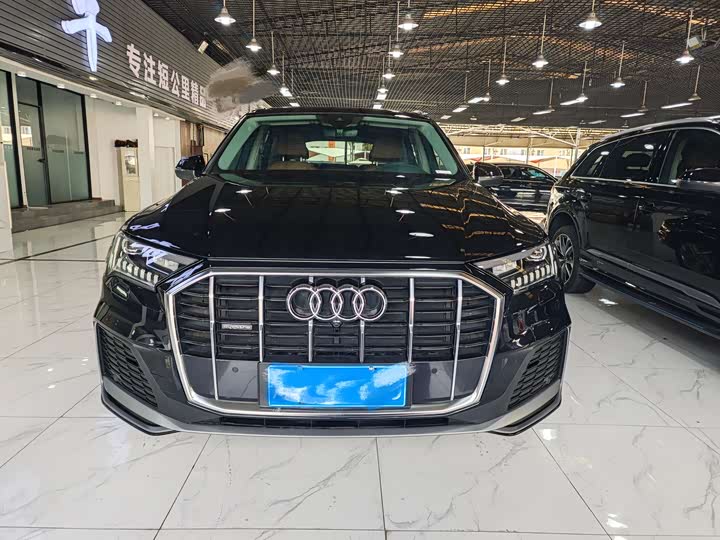 Фото 2 - Audi Q7