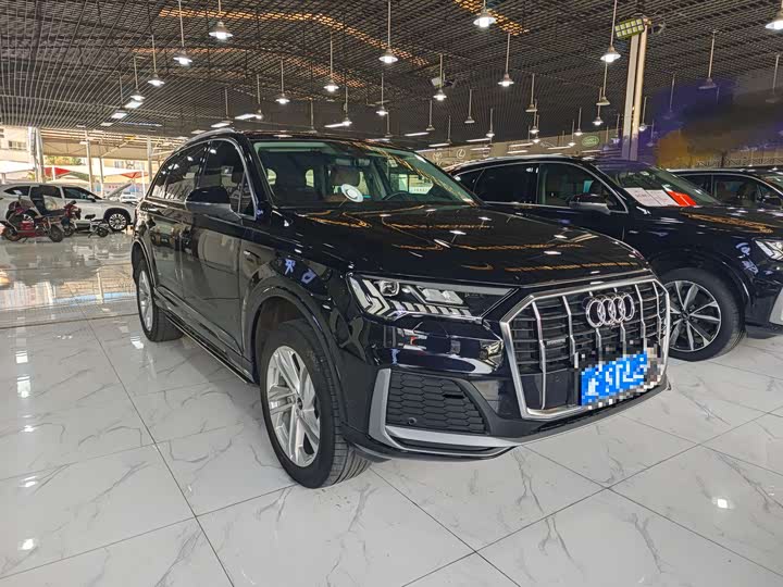 Фото 3 - Audi Q7