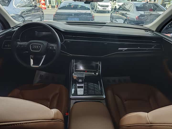 Фото 7 - Audi Q7