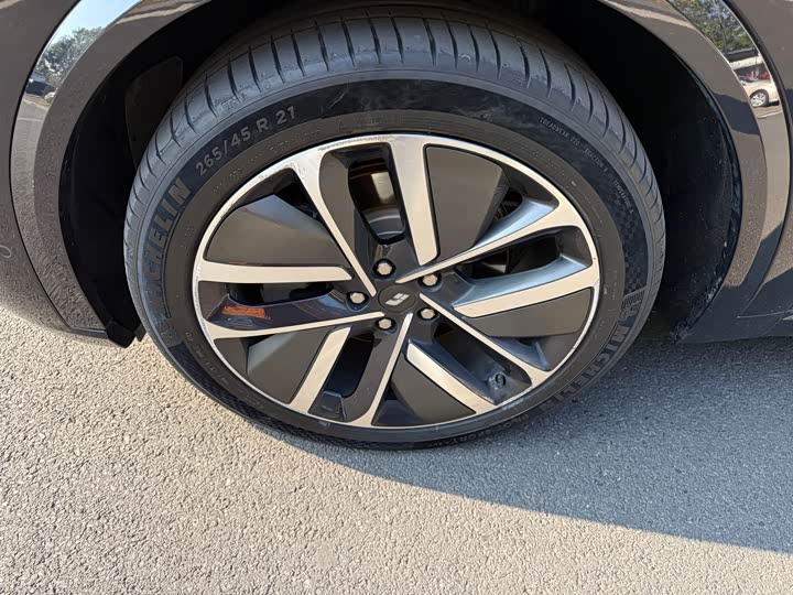 Фото 5 - LiXiang L9