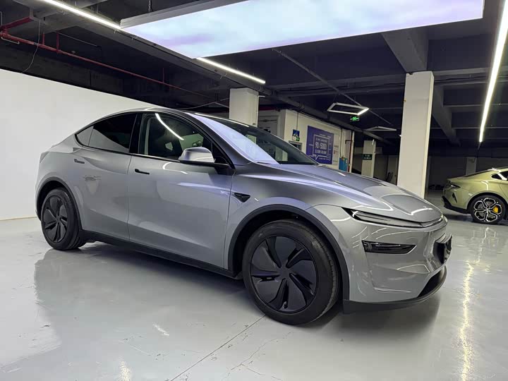 Фото 3 - Tesla Model Y