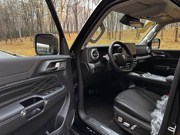 Фото 5 - Tank 300 Hybrid