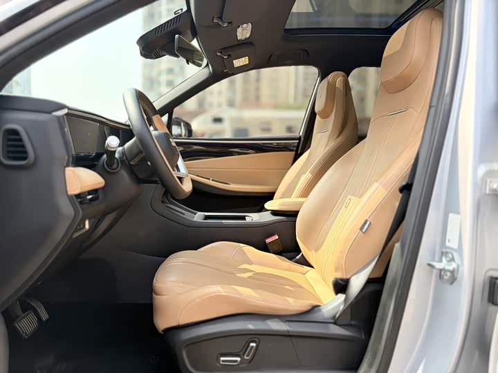 Photo 4 - Geely Galaxy L7