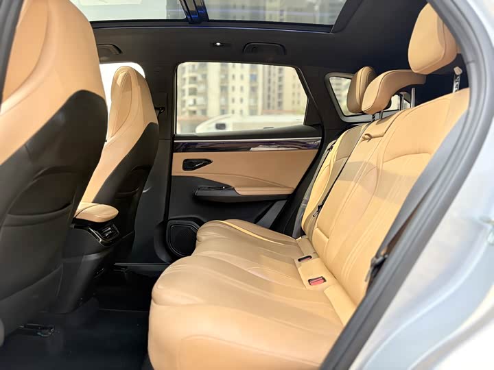 Photo 5 - Geely Galaxy L7