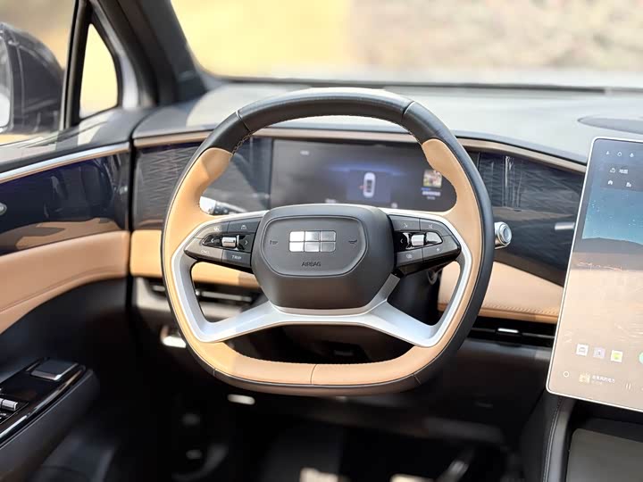 Photo 8 - Geely Galaxy L7