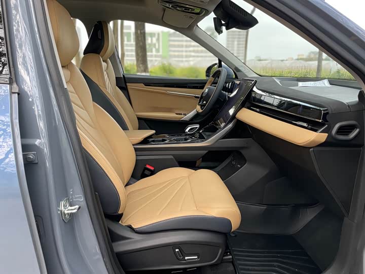 Фото 7 - Geely Atlas L