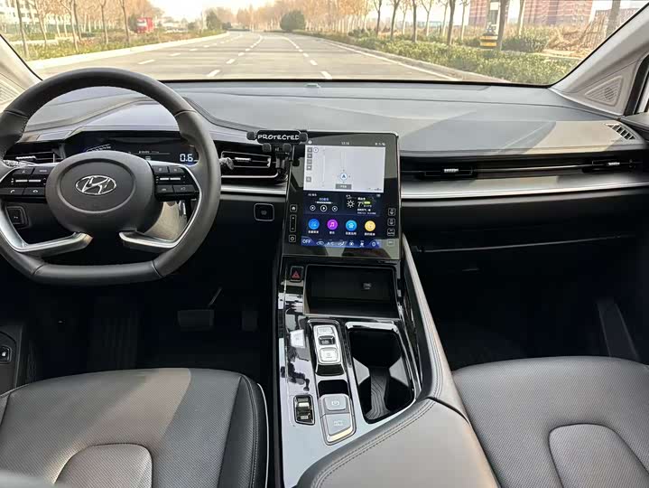 Фото 4 - Hyundai Custo