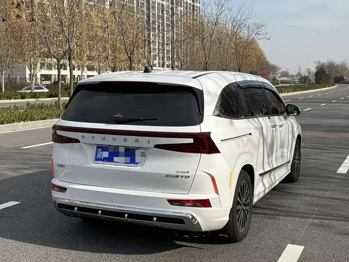 Фото 9 - Hyundai Custo