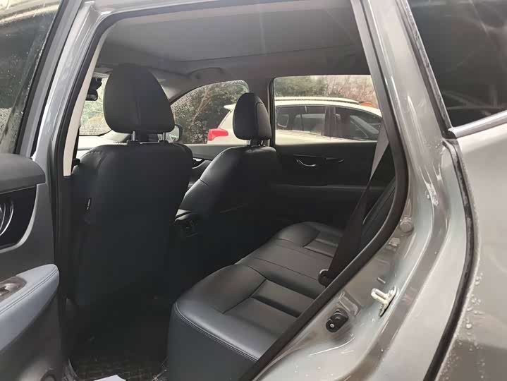 Фото 5 - Nissan X-Trail