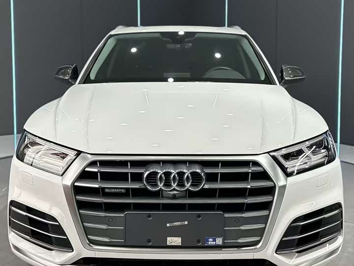 Фото 2 - Audi Q5L