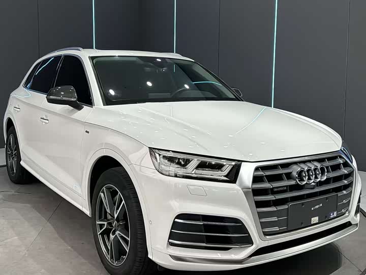 Фото 3 - Audi Q5L