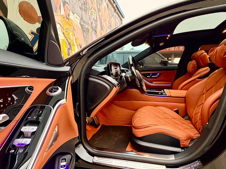 Zdjęcie 9 - Mercedes-Benz Maybach S-Class