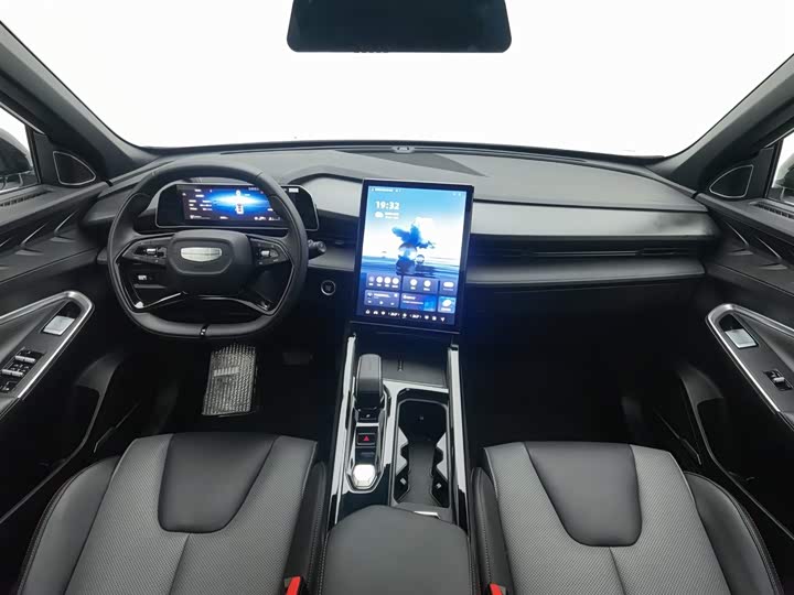 Фото 5 - Geely Atlas