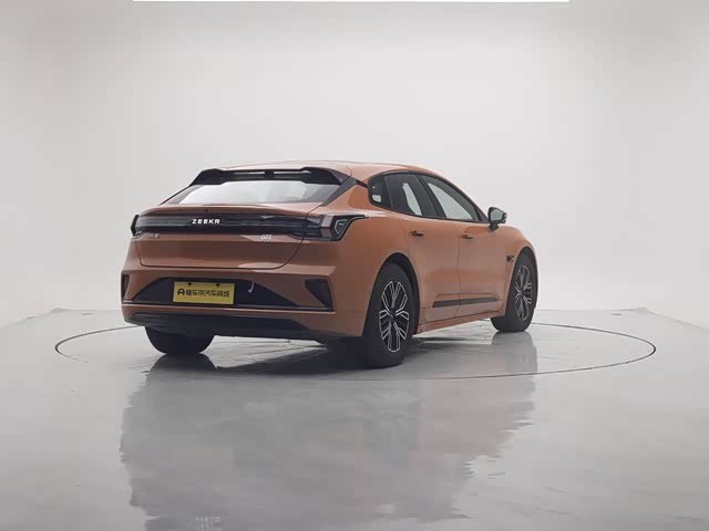 Photo 7 - Zeekr 001