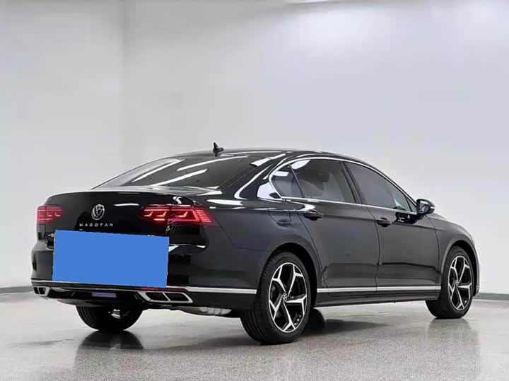 Фото 5 - Volkswagen Magotan