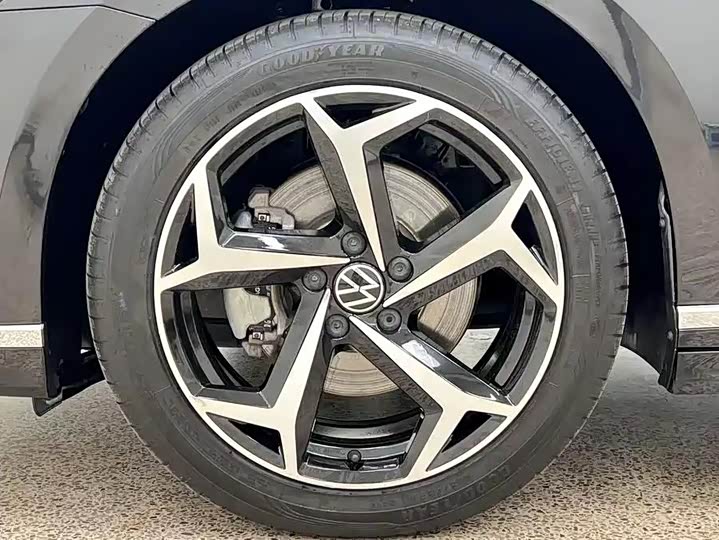 Фото 9 - Volkswagen Magotan