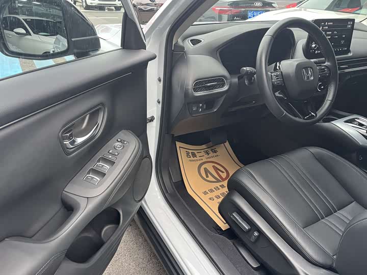 Фото 4 - Honda HR-V