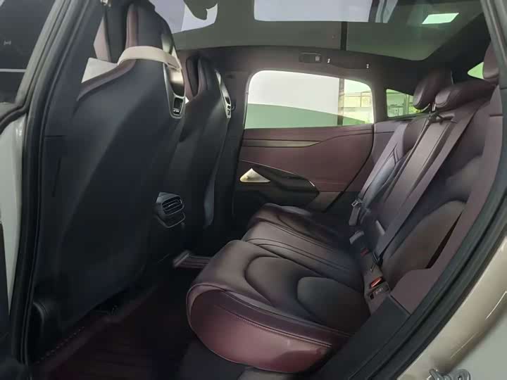 Фото 8 - Xiaomi SU7