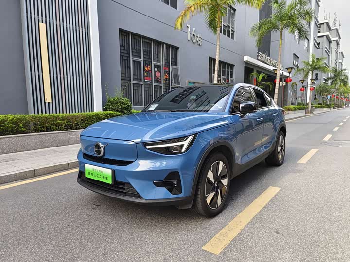 Фото 1 - Volvo C40