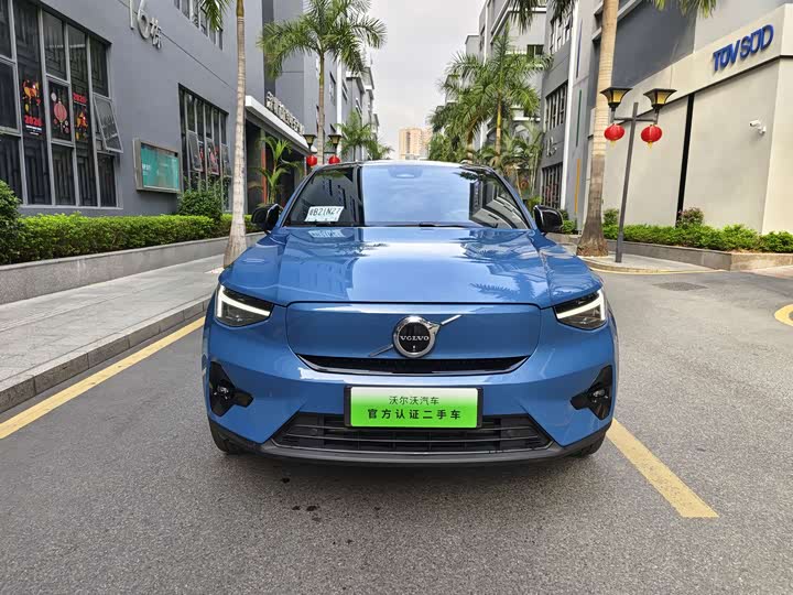 Фото 2 - Volvo C40