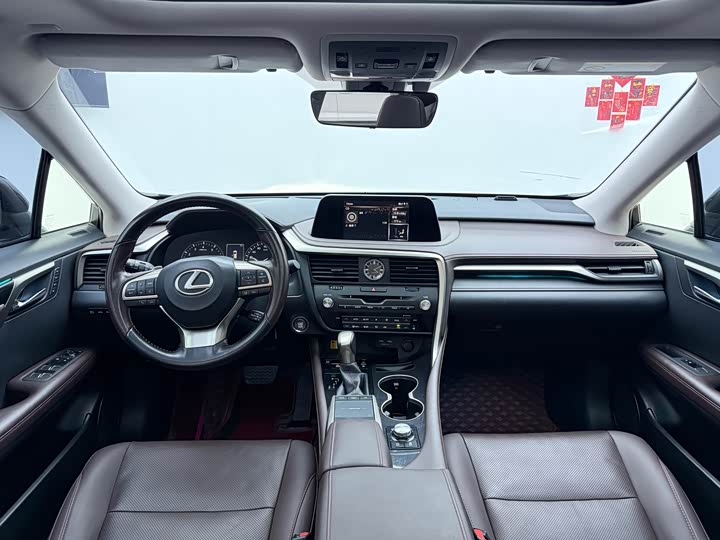 Фото 4 - Lexus RX