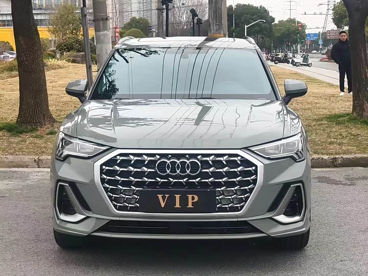 Фото 2 - Audi Q3