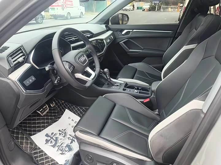 Фото 4 - Audi Q3