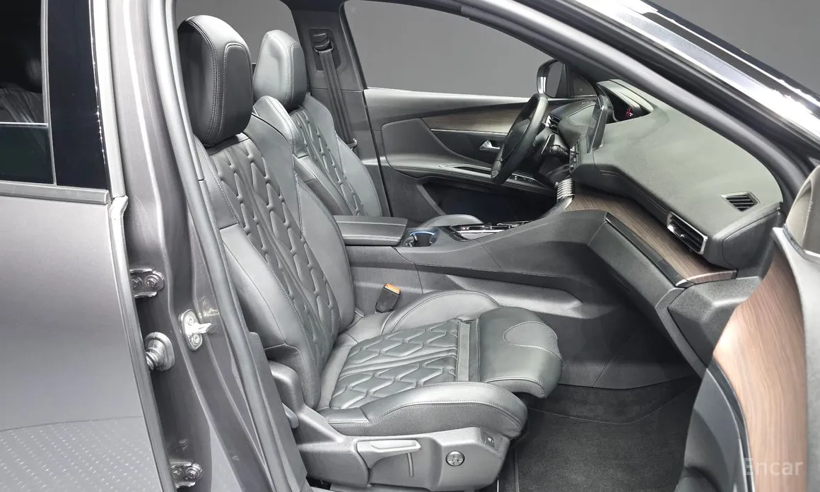 Фото 11 - Peugeot 3008