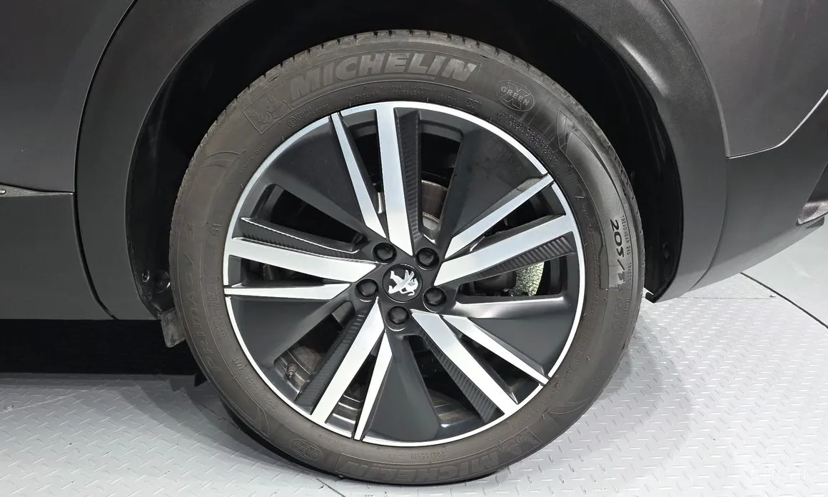 Фото 5 - Peugeot 3008