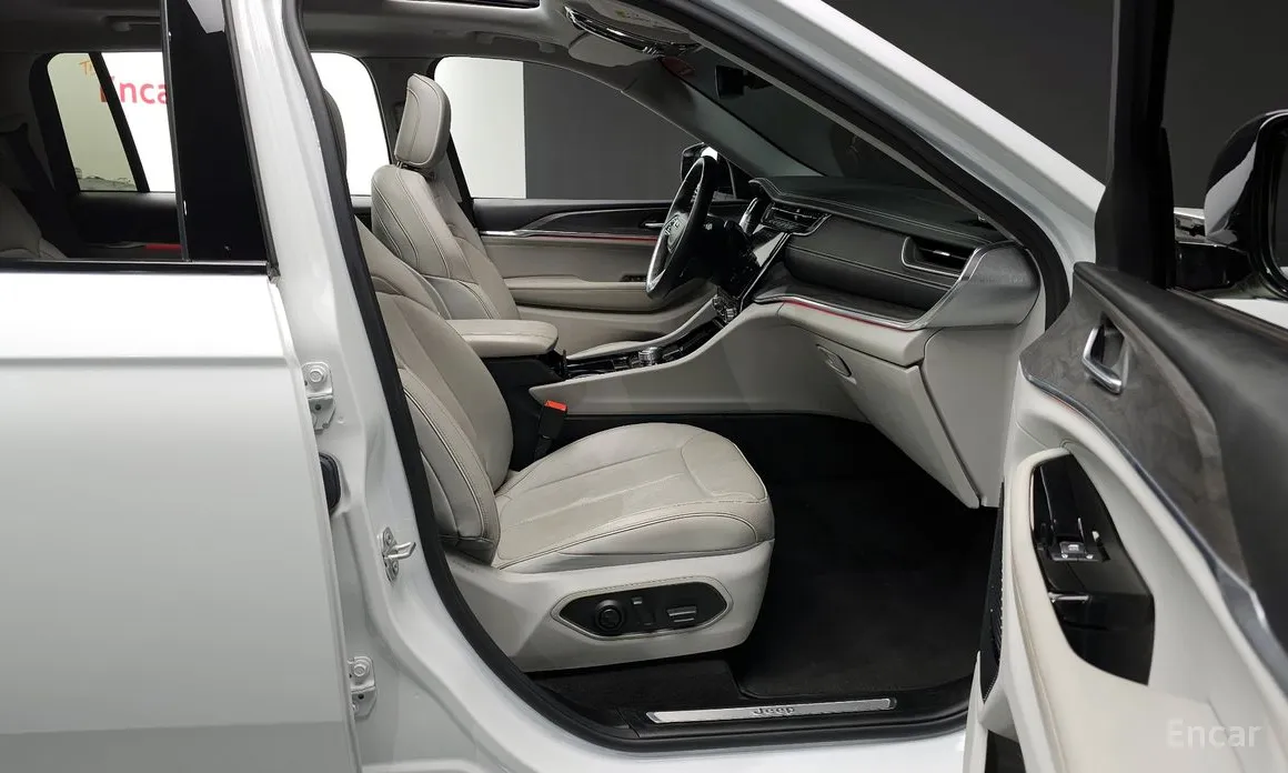 Фото 11 - Jeep Cherokee