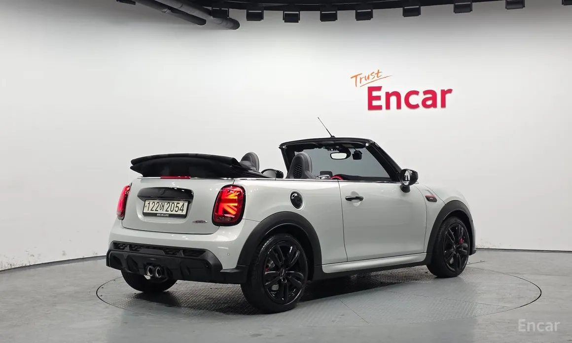 Фото 2 - Mini Cooper Convertible