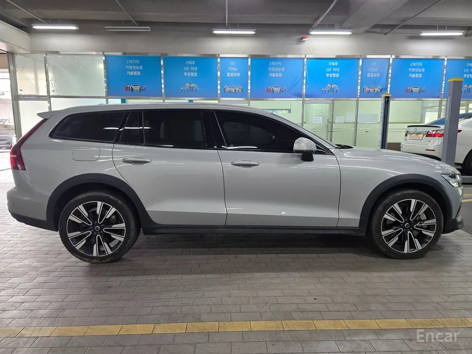 Фото 3 - Volvo V60