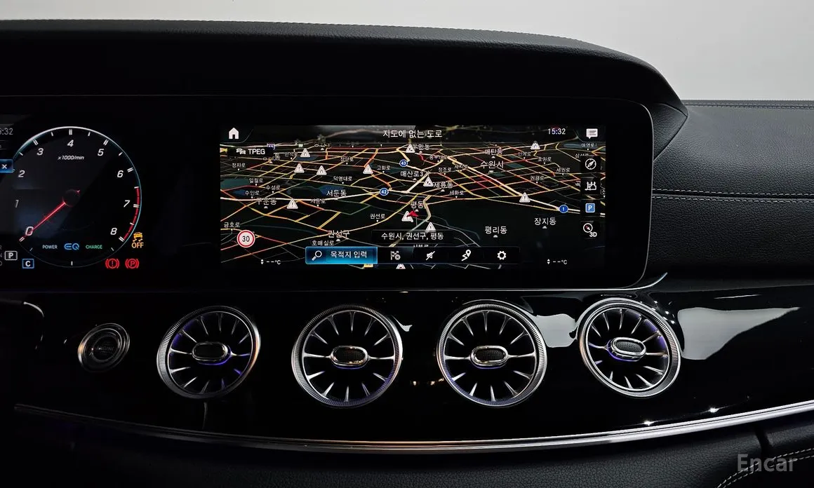 Фото 14 - Mercedes-Benz AMG GT