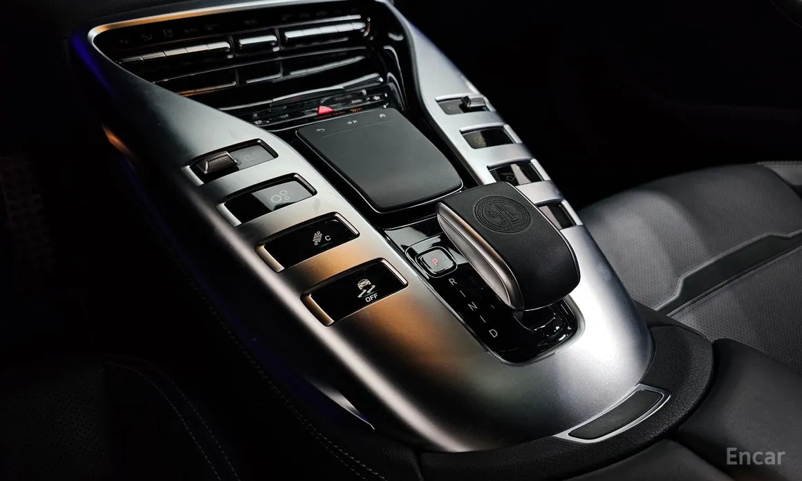 Фото 9 - Mercedes-Benz AMG GT