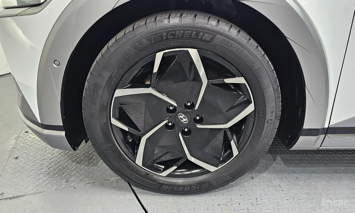 Photo 5 - Hyundai Ioniq 5