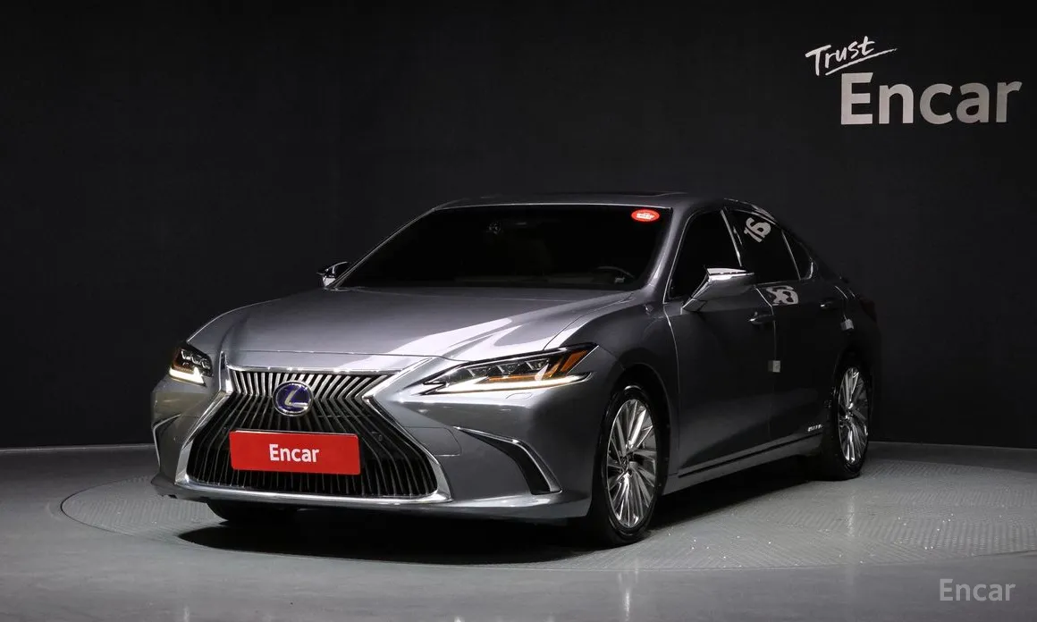 Фото 1 - Lexus ES