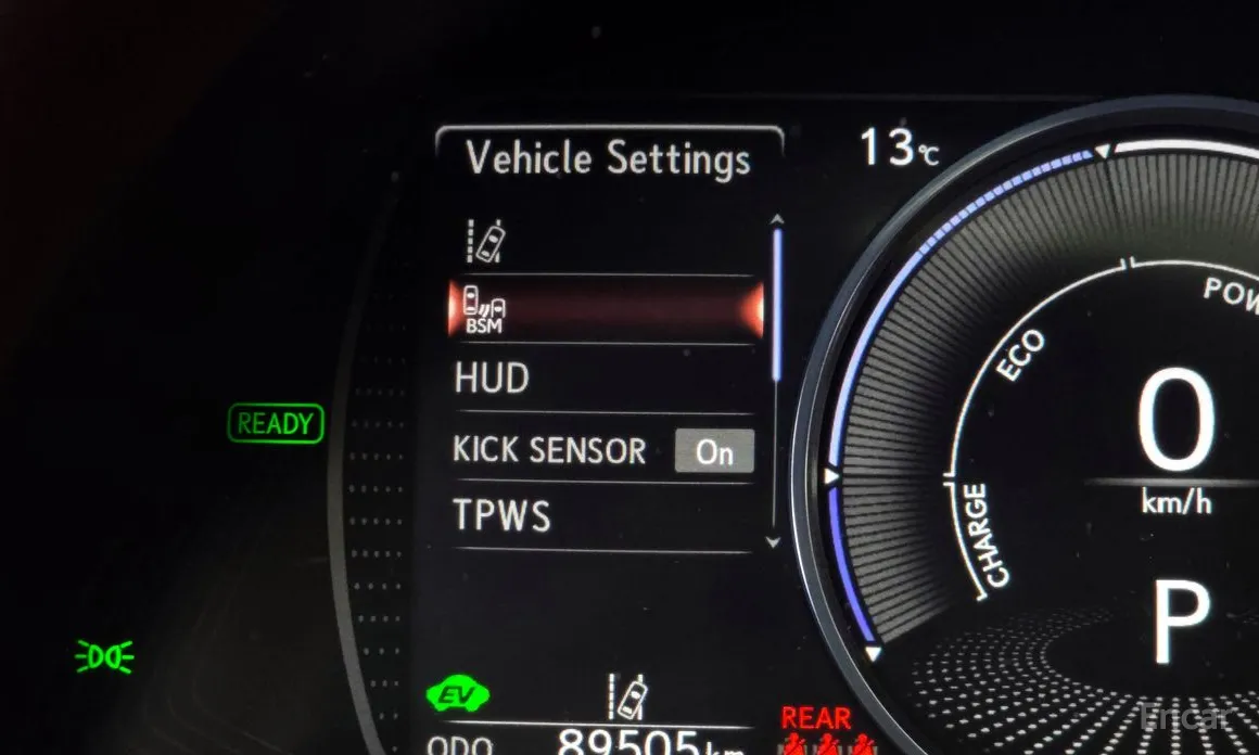 Фото 16 - Lexus ES