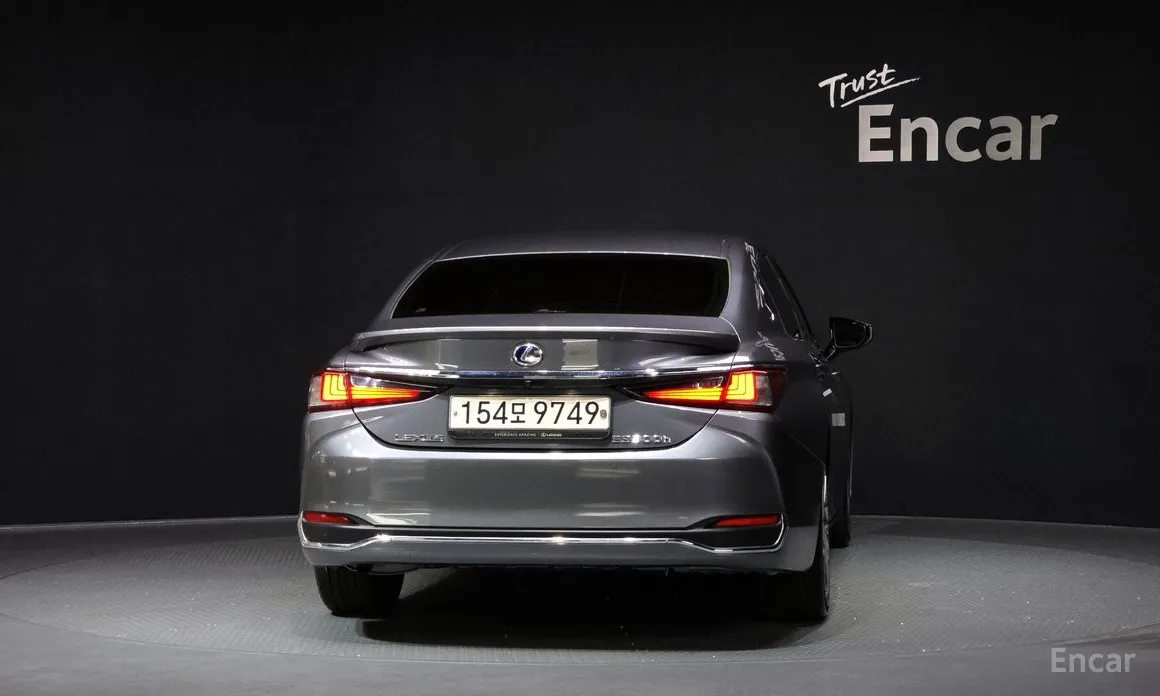 Фото 4 - Lexus ES