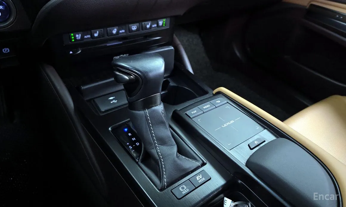 Фото 9 - Lexus ES