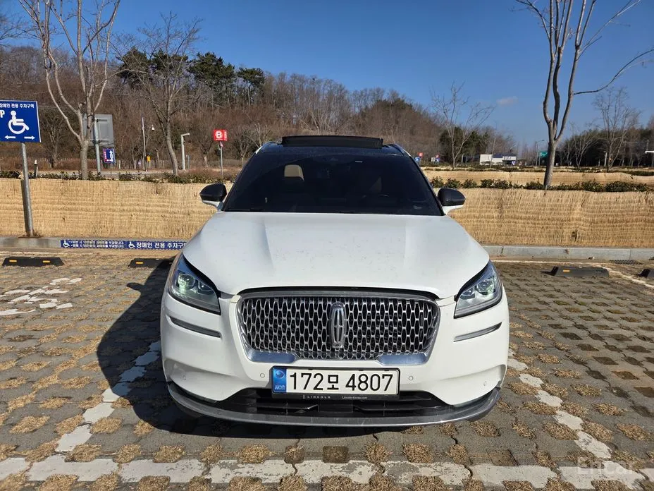 Фото 1 - Lincoln Corsair