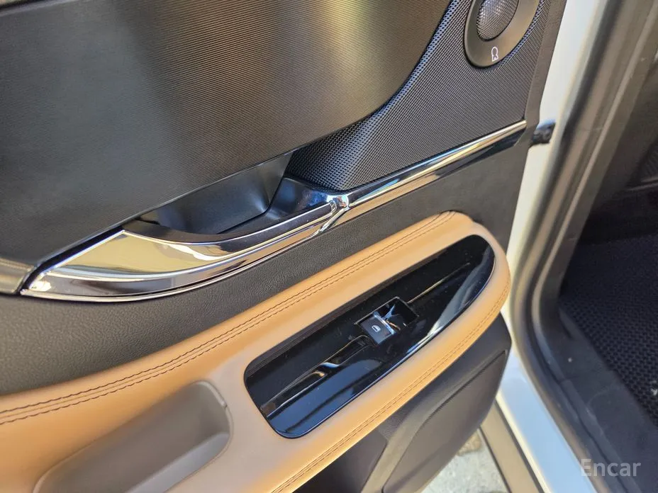 Фото 15 - Lincoln Corsair