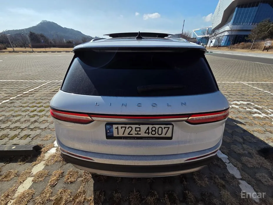 Фото 2 - Lincoln Corsair