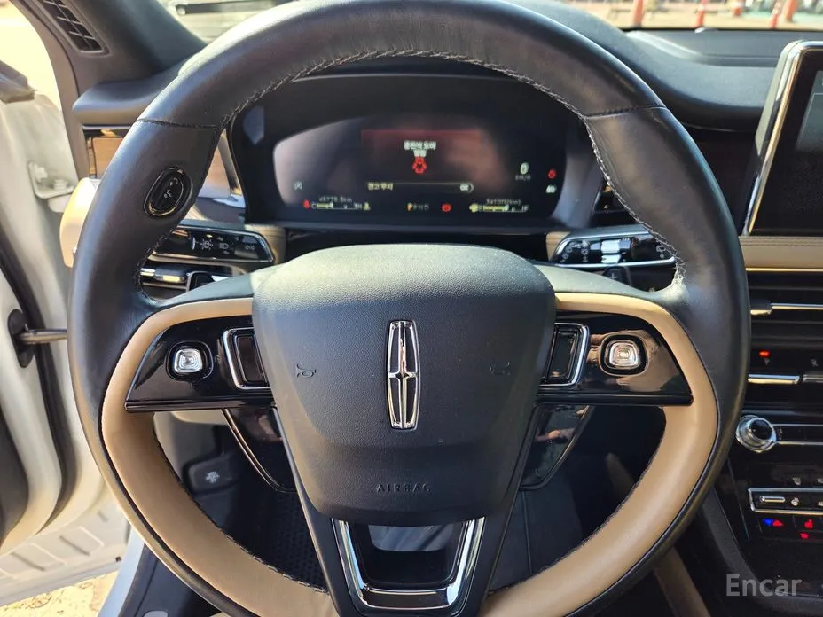 Фото 4 - Lincoln Corsair