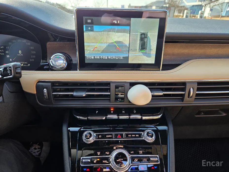 Фото 8 - Lincoln Corsair