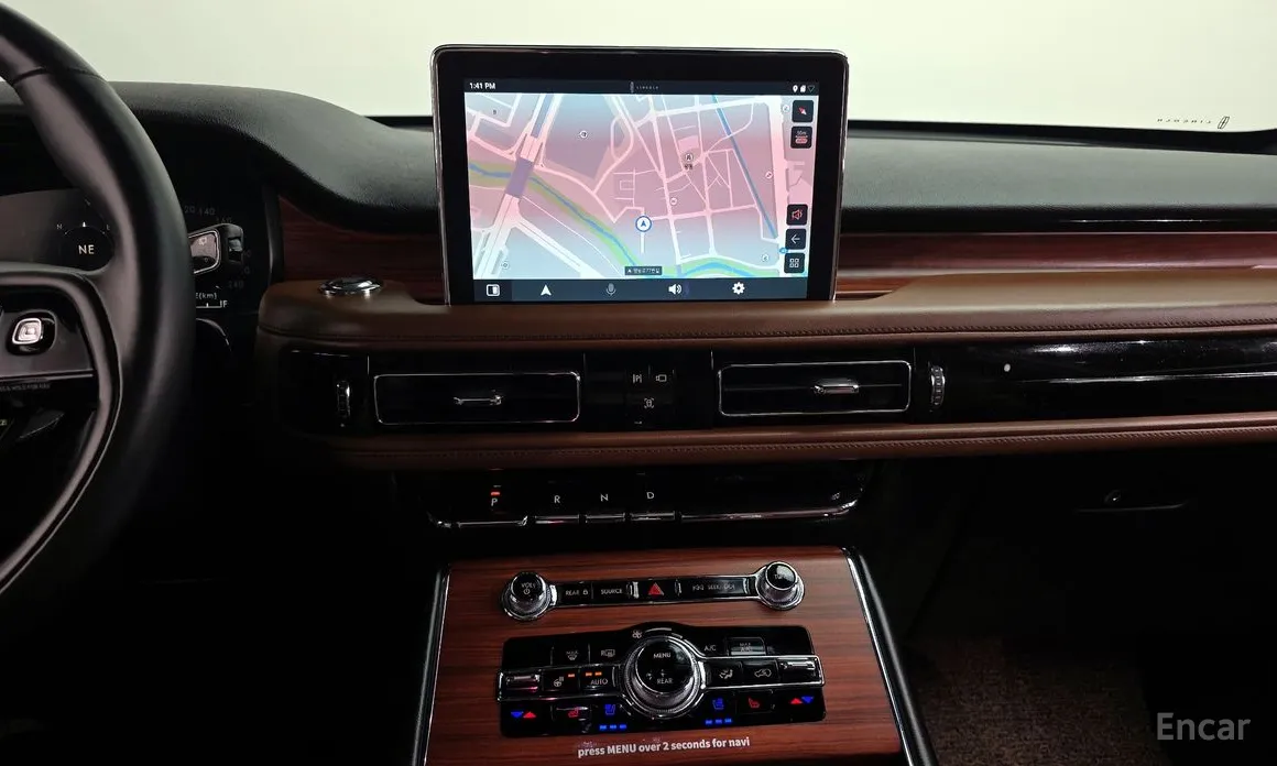 Фото 14 - Lincoln Aviator