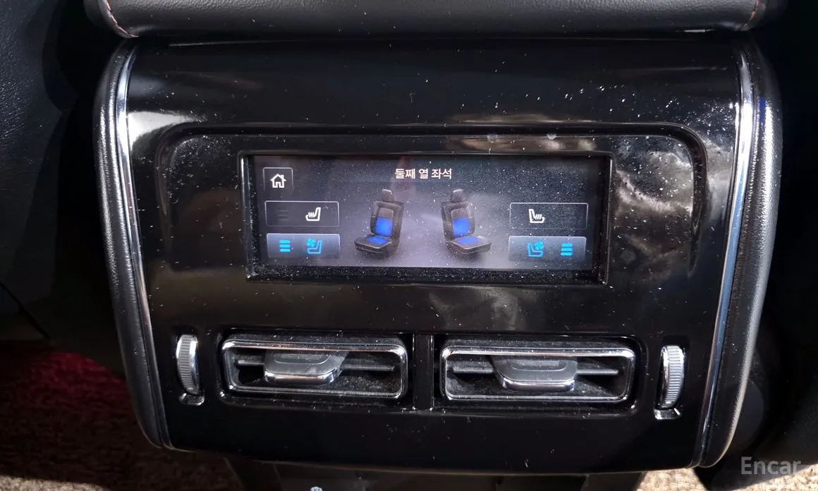 Фото 19 - Lincoln Aviator