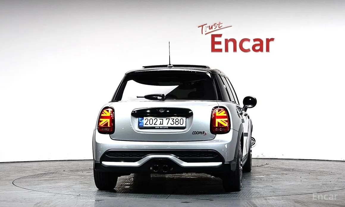 Фото 4 - Mini Cooper