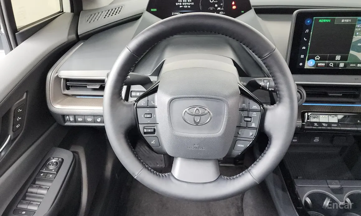 Фото 13 - Toyota Prius