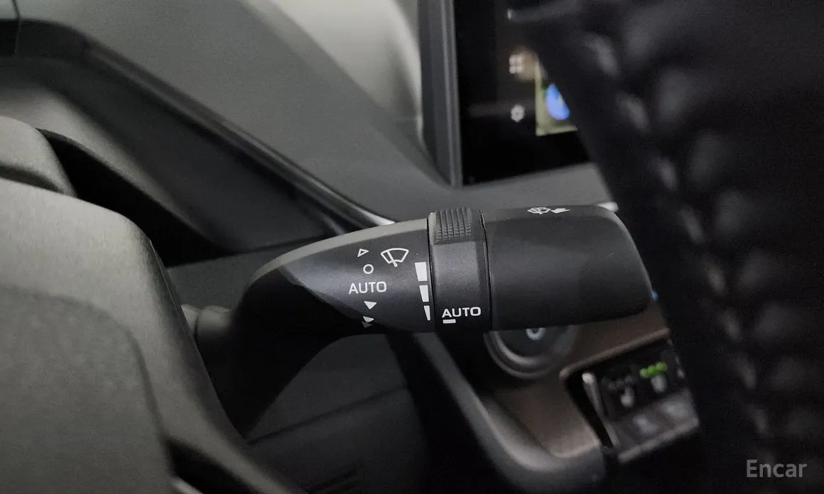 Фото 14 - Toyota Prius